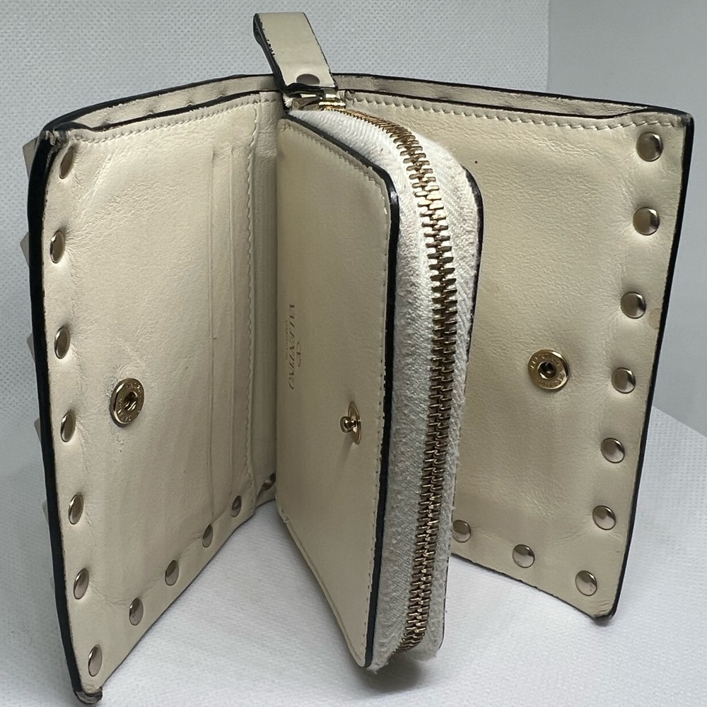 Valentino Rockstud Ivory Wallet - Picture 6 of 10